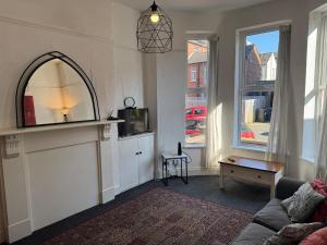 Köök või kööginurk majutusasutuses Lovely Central Belfast 4 Bedroom Period Home