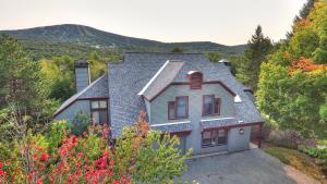 Gallery image of Stratton Mountain Condo with a Hot Tub! Sleeps 12! in Forest Farms