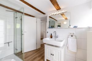 Koupelna v ubytování Dream Green Apartment 'Meadow'