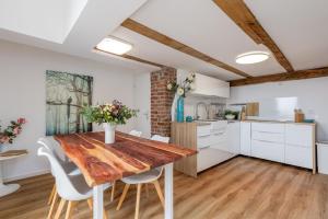 Kuchyň nebo kuchyňský kout v ubytování Dream Green Apartment 'Meadow'