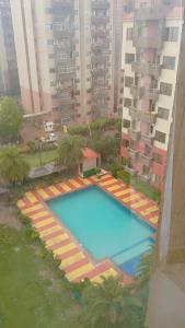 Hồ bơi trong/gần Shri Radharani Homestay