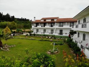 Gallery image of Irene Studios in Arillas