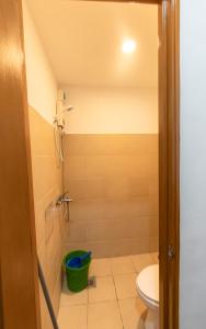 Lapu Lapu CityにあるTropical 2BR with Pool & Walk to Beach entry to white sandのギャラリーの写真 +11枚の写真