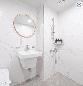 Koupelna v ubytování Kaiser hotel