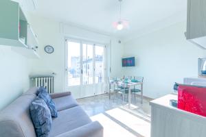 Μια τηλεόραση ή/και κέντρο ψυχαγωγίας στο Navigli - Centro Duomo - Spacious 2 Room - Comfort