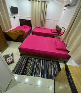 Ένα ή περισσότερα κρεβάτια σε δωμάτιο στο ghadghoda house 2 +7 φωτογραφίες