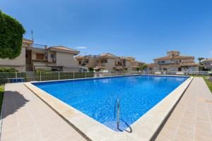 Piscina de la sau aproape de Casa del sol - la Zenia