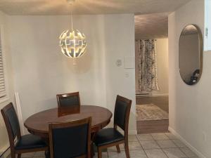 Φωτογραφία από το άλμπουμ του furnished 2 bedrooms house near Hospital σε Coldbrook