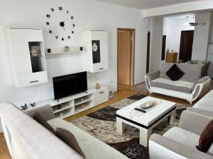 Μια τηλεόραση ή/και κέντρο ψυχαγωγίας στο Urban Nest Prizren