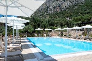 Bazén v ubytovaní Crystal Blue Hotel, Barbati alebo v jeho blízkosti