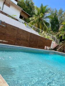 Swimmingpoolen hos eller tæt på T3 de charme avec Rooftop vue mer, le Cactus