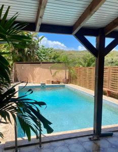 Swimmingpoolen hos eller tæt på T3 de charme avec Rooftop vue mer, le Cactus