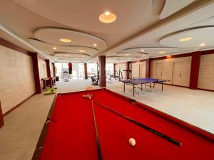 Miza za biljard v nastanitvi Vista Resort - Centrally Heated & Air Cooled Near Mall road Manali