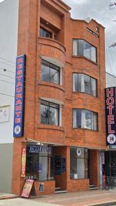 Clădirea în care este situat/ăhotelul