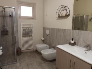 A bathroom at Il Lavandeto - farmhouse in the city