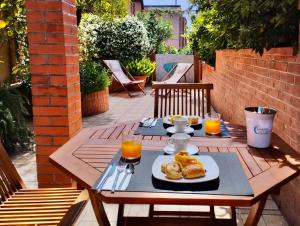 Jedlo v ubytovaní bed & breakfast alebo blízkom okolí