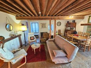 Posezení v ubytování L'Imprévu - Maison de vigneron à deux pas de Vézelay
