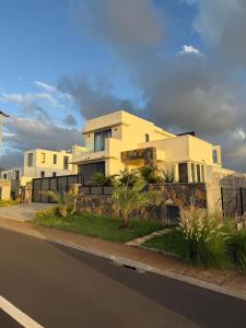 Το κτήριο όπου στεγάζεται  η βίλα