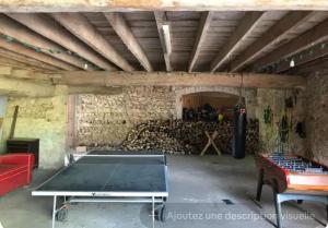 Stolní tenis v ubytování 1 ou 2 chambres doubles avec piscine nebo okolí