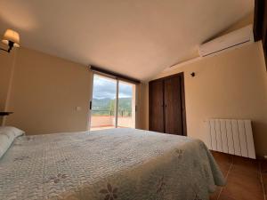 A bed or beds in a room at Dúplex Río Madera Még 37 kép