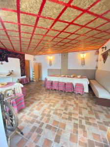 Kuchyň nebo kuchyňský kout v ubytování Osobyi Guest house + 37 fotografií