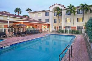 Bazén v ubytování Residence Inn by Marriott Fort Lauderdale Weston nebo v jeho okolí