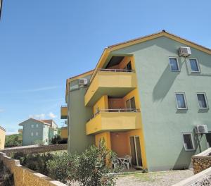 Budova, v ktorej sa apartmán nachádza