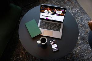 TV a/nebo společenská místnost v ubytování Moxy London Excel
