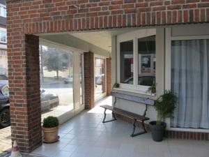 Tischtennis in der Unterkunft Zum Treppche Hotel Garni oder in der Nähe
