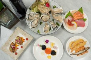 Đồ ăn tại/gần khách sạn +216 ảnh