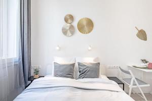 Postel nebo postele na pokoji v ubytování Super Central - NEW - Comfy Studio