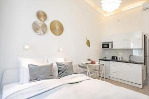 Kuchyň nebo kuchyňský kout v ubytování Super Central - NEW - Comfy Studio