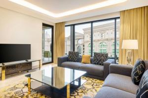 Een TV en/of entertainmentcenter bij Agora, Doha, Autograph Collection
