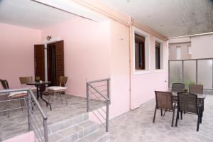 Fotografie z fotogalerie ubytování Unlimited view - elegant apt 59 m2 w 37 m2 balc w prk v destinaci Ioannina