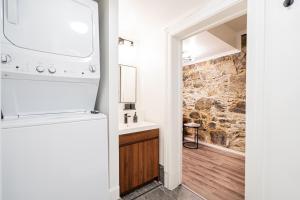 Gallery image of La Roche Bohèmes in Montréal