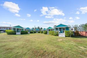 Tilt-Ta-Dock Resort Belize外面的花园