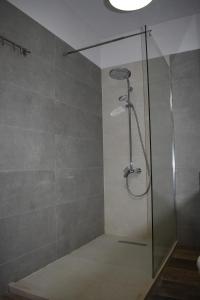 Ένα μπάνιο στο Nature Retreat Apartment 2 +12 φωτογραφίες