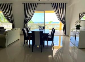 Зона вітальні в Spring Garden Mobay Resort