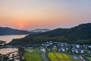 Imagen de la galería de Dongqian Lake Junlan Resort Hotel, en Ningbo 63 fotos más