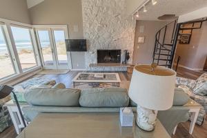 Μια τηλεόραση ή/και κέντρο ψυχαγωγίας στο Paradise Found