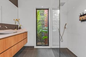 Bagno di Villa Simone - Tranquil Hideaway in the Heart of Echuca