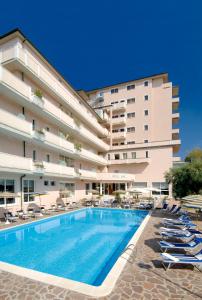 Bazén v ubytování Hotel Man nebo v jeho okolí