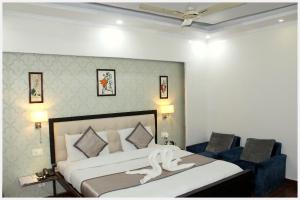 Ruang duduk di BAREILLY HOTEL KRISHNA RESIDENCY# Near Vaishno Devi Temple - A Premium Hotel In Bareilly