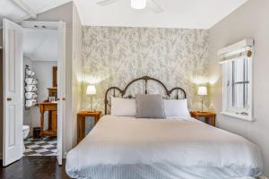 Katil atau katil-katil dalam bilik di Cottage 7 Hyams Beach Seaside Cottages