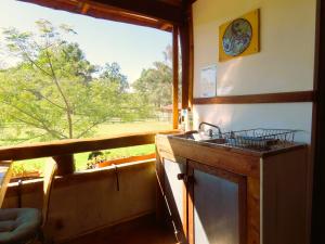 Pilliga Pottery Creative Farmstay的厨房或小厨房