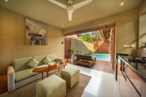 Posezení v ubytování Manca Villa Canggu by Ini Vie Hospitality
