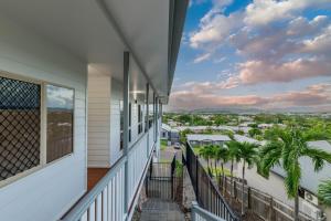 Gallery image of Hillside Haven - Tranquil Mount Louisa Escape in Garbutt Station +16 photos