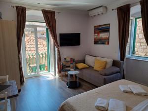 Postel nebo postele na pokoji v ubytování JR Luxury Guesthouse