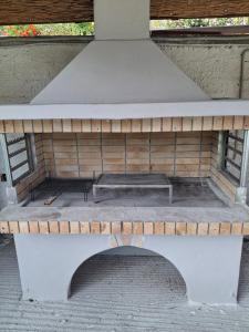 Kemudahan BBQ tersedia untuk tetamu di apartmen
