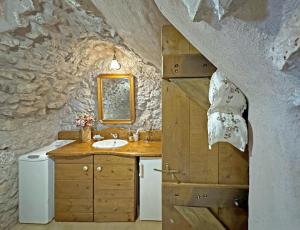 Gallery image of Lina's Art and Stone Studio in Verga Kalamata +46 photos